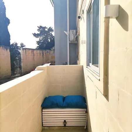 Charming In Historic Malta Apartment Kalkara